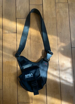 Sacoche Nasa noir, marque: NASA, état: Bon état, 10,00 €, 11,20 € Protection acheteurs incluse