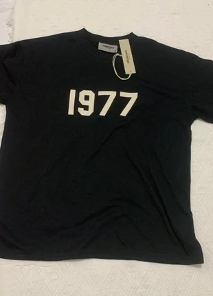 Tričko FOG s krátkým rukávem, merk: Fear of God, staat: Heel goed, maat: M / 38 / 10, € 39,47, € 42,14 inclusief Kopersbescherming