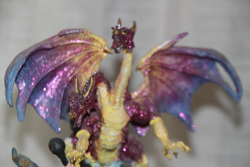 Statuetta soggetto fantasy – Mago contro drago 4