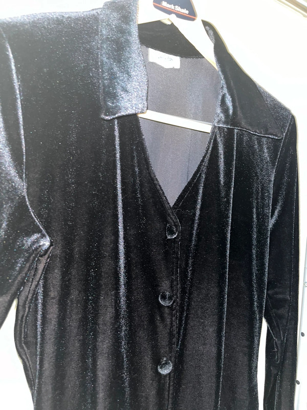 Pia black shirt 4