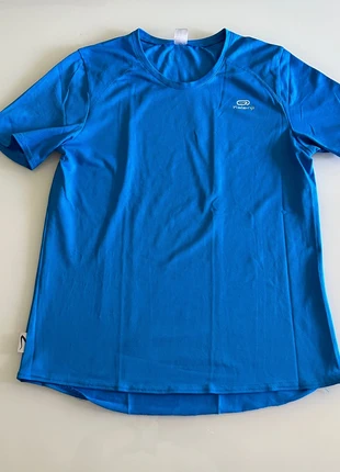 3 Magliette decathlon, brand: Decathlon, condizioni: Buone, taglia: M, €2.00, €2.80 include la Protezione acquisti