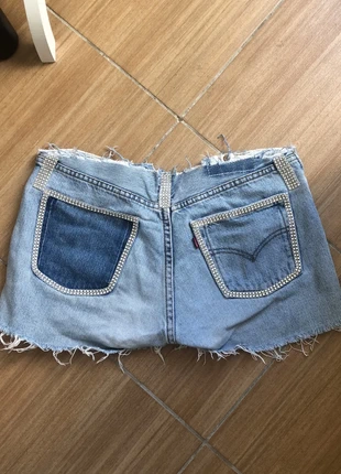 short en jean à détails strass , marke: Vintage, zustand: Sehr gut, größe: S / 36 / 8, 12,00 €, 13,30 € inklusive Vinted-Käuferschutz