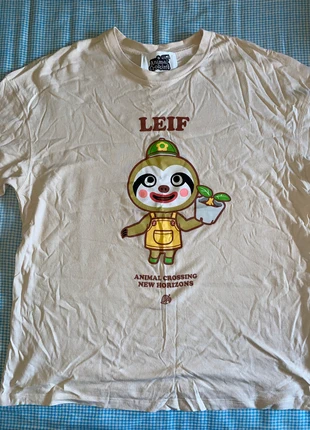 T shirt animal crossing, brand: Animal Crossing, condition: Good, size: XS / 34 / 6, €1.50, €2.28 includes Buyer Protection