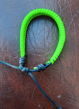 Bracelet vert fluo, état: Très bon état, 3,00 €, 3,85 € Protection acheteurs incluse