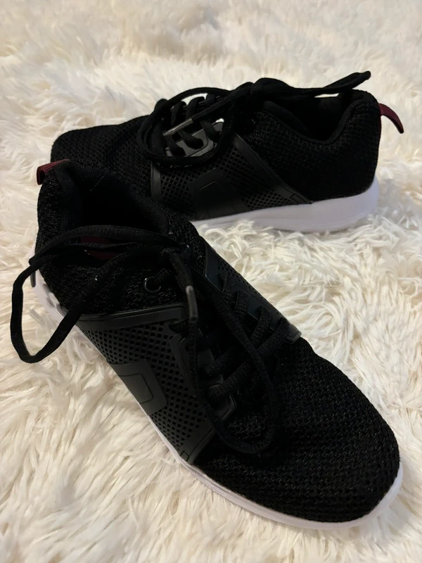 Baskets noires - photo numéro 4