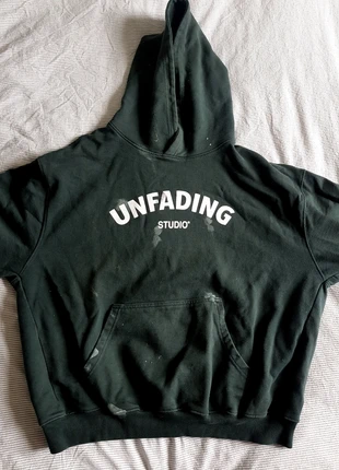 Infading studio hoodie, brand: Aesthetic, condizioni: Nuovo senza cartellino, taglia: L, €25.00, €26.95 include la Protezione acquisti