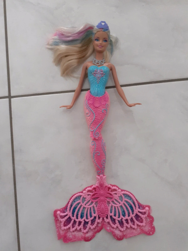 Barbie sirène couleur