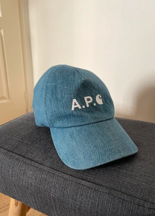 A.P.C. x Carhartt WIP Cameron Casquette/Cap - Washed Indigo Denim, merk: A.P.C. X Carhartt, staat: Heel goed, maat: 60, € 60,00, € 63,70 inclusief Kopersbescherming