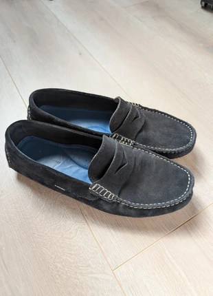 Mocassins noirs semelle bleue Tommy Hilfiger taille 42, brand: Tommy Hilfiger, condizioni: Ottime, taglia: 42, €20.00, €21.70 include la Protezione acquisti