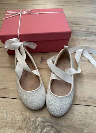 Trouw schoenen (bruidsmeisje) maat 28, merk: Next, staat: Heel goed, maat: 28, € 5,00, € 5,95 inclusief Kopersbescherming