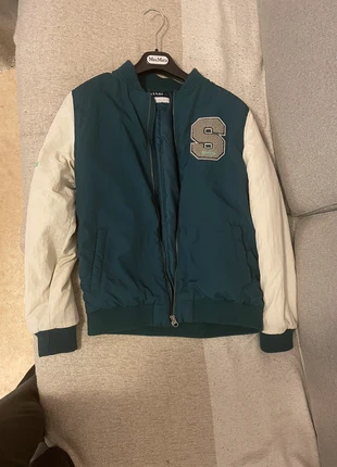 Veste campus US, marque: Kiabi, état: Neuf sans étiquette, taille: 12 ans / 152 cm, 15,00 €, 16,45 € Protection acheteurs incluse