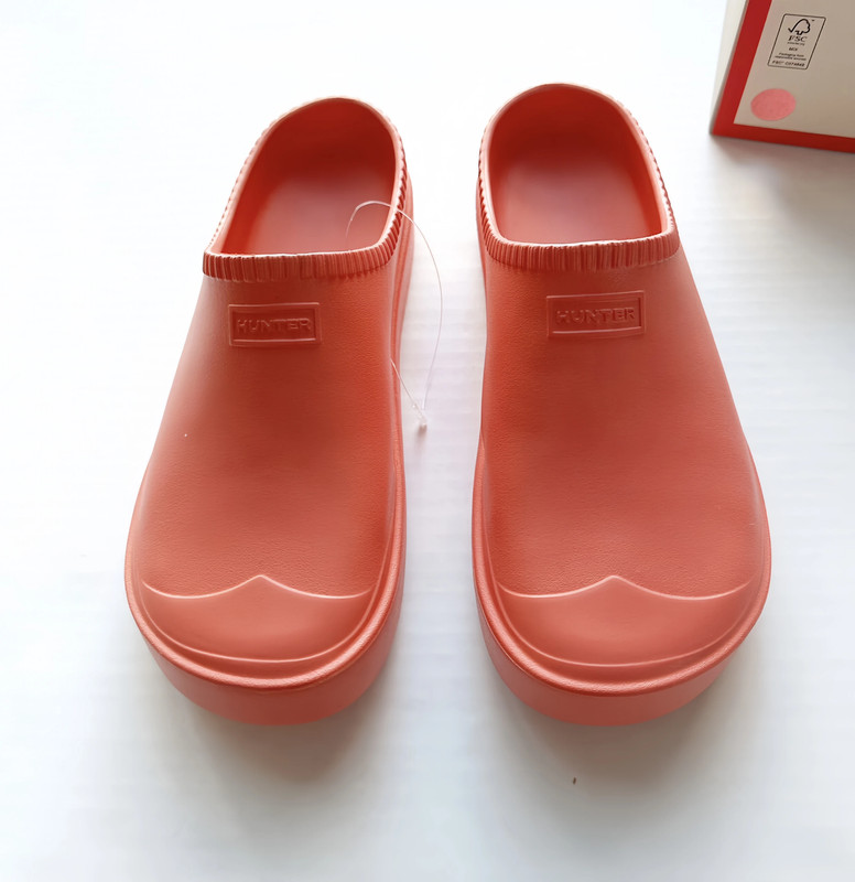 Nwt Hunter Women's  Algae Clogs in Persimmon 2