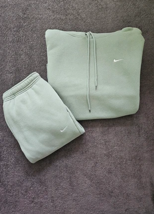 Nike solo swoosh hoddie and sweatpant, marque: Nike, état: Neuf avec étiquette, taille: M / 38 / 10, 119,00 €, 125,65 € Protection acheteurs incluse