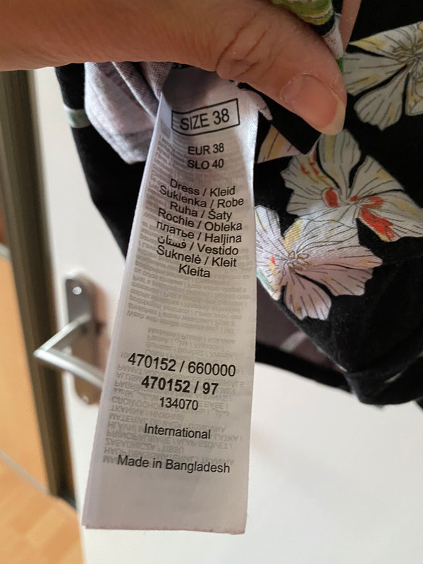 Robe noire à fleurs Orsay Taille 38 - photo numéro 4