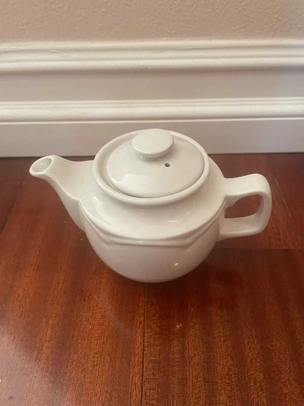 Vintage 4" Steelite International England teapot. 2