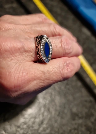 Ring ! Zilver met lapis lazuli, staat: Heel goed, maat: 56.9 mm / 18.1 mm Ø, € 38,00, € 40,60 inclusief Kopersbescherming