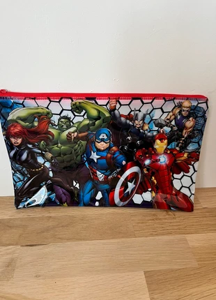 Trousse les héros Marvel Disney, marque: Marvel, état: Très bon état, 2,00 €, 2,80 € Protection acheteurs incluse
