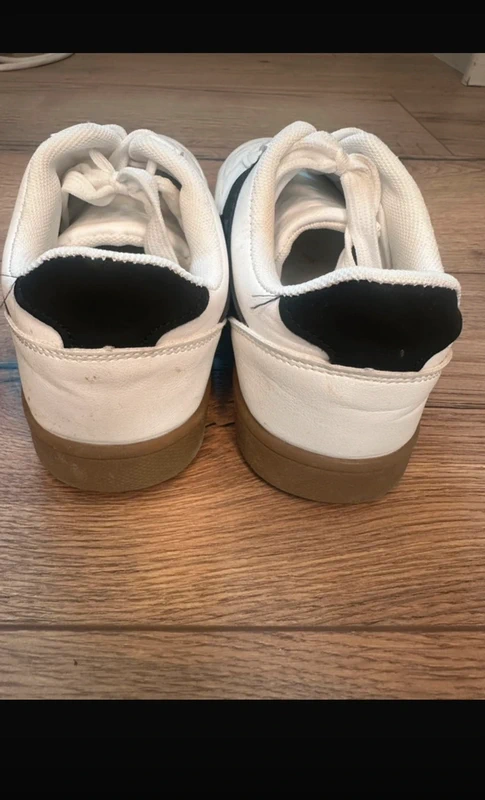 Baskets blanches à bandes noires – Taille 37 – look sport & streetwear - photo numéro 2
