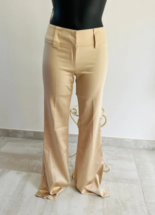 Pantalon Morgan beige doré satiné, brand: Morgan, condizioni: Nuovo senza cartellino, taglia: S / IT 40 / EU 36, €20.00, €21.70 include la Protezione acquisti