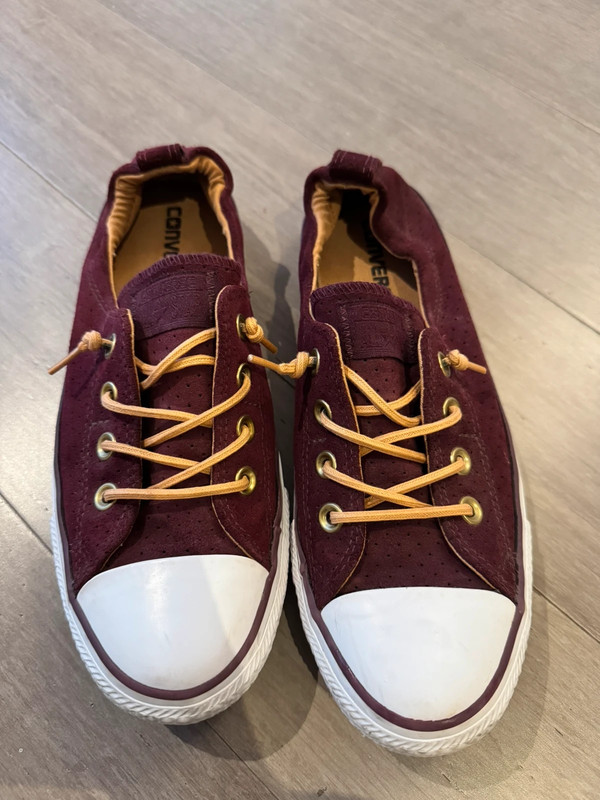 Women s maroon leather size 9 converse all star shoes Vinted