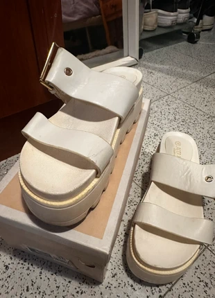 Platform sandals, marca: Alta Moda, estado: Muy bueno, tamaño: 38, 6,00 €, 7,00 € Protección al comprador incluida