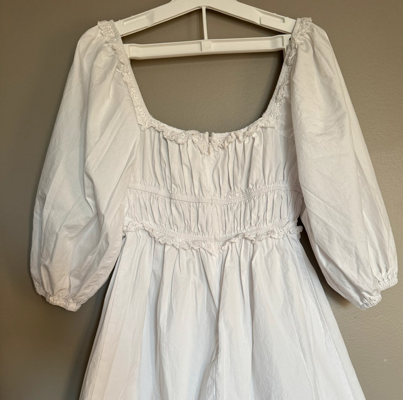 Cottage white dress. 2