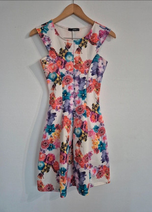 Vestido floral colorido com fundo branco - Quiz T38, marque: Quiz, état: Très bon état, taille: M / 38 / 10, 9,00 €, 10,15 € Protection acheteurs incluse