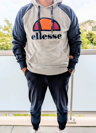 Sweat à capuche Ellesse bicolore gris et bleu marine à grand logo homme taille M, merk: Ellesse, staat: Heel goed, maat: M, € 12,90, € 14,25 inclusief Kopersbescherming