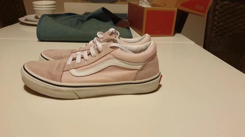 Tenis rosa deals e branco vans