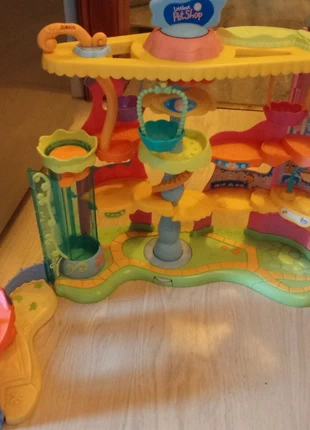 Maison pet shop bon etat, brand: Maison, condizioni: Buone, taglia: 3 anni / 98 cm, €10.00, €11.20 include la Protezione acquisti