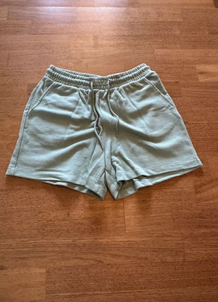 Pantaloncini tuta grigi (M), marke: Tuta, zustand: Neu, größe: M / 38 / 10, 10,00 €, 11,20 € inklusive Vinted-Käuferschutz