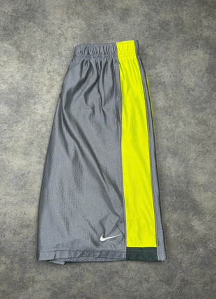 Short Nike | Taille S | Couleur Gris, Jaune, marque: Nike, état: Très bon état, taille: S, 10,00 €, 11,20 € Protection acheteurs (Pro) incluse