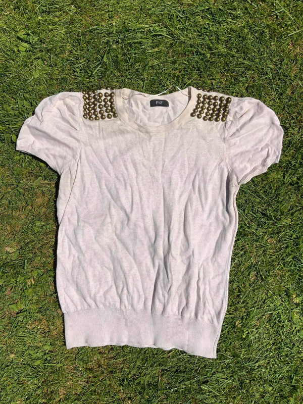 White short clearance sleeve jumper