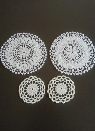 Set de tapetes de crochet hechos a mano, merk: Local, staat: Als nieuw, € 5,00, € 5,95 inclusief Kopersbescherming