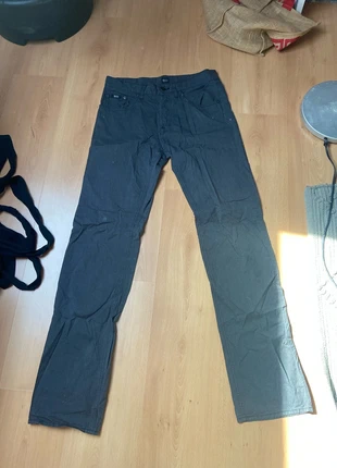 Pantalon Hugo boss, marque: Hugo Boss, état: Très bon état, taille: W25 | FR 34, 5,00 €, 5,95 € Protection acheteurs incluse