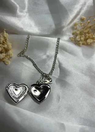 Vintage necklace heart, marque: Vintage Dressing, état: Très bon état, 8,90 €, 10,05 € Protection acheteurs (Pro) incluse