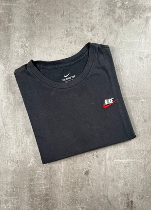 T-Shirt Nike Noir |  Logo brodé Blanc/Rouge | Taille L, brand: Nike, condition: Very good, size: L, €12.00, €13.30 includes Buyer Protection