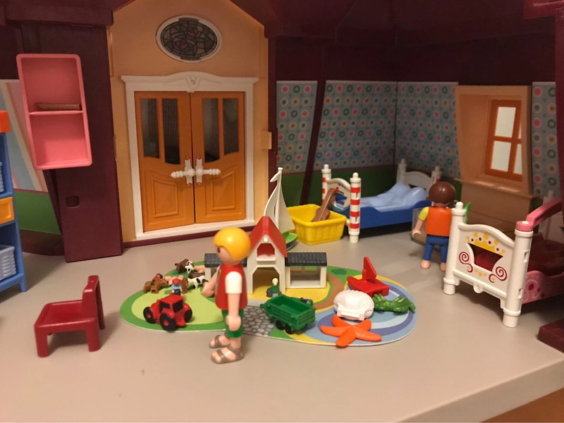 Playmobil - 5333 - Jeu de construction - Chambre des enfants avec lits  décorés : : Jeux et Jouets