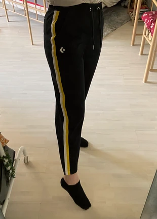 Pantalon converse, marque: Converse, état: Très bon état, taille: XS / 34 / 6, 15,00 €, 16,45 € Protection acheteurs incluse