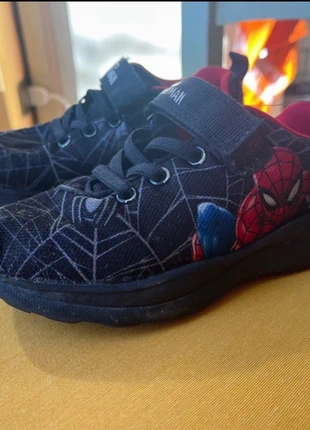 Scrape Spider-Man, merk: Marvel, staat: Goed, maat: 28, € 2,50, € 3,33 inclusief Kopersbescherming