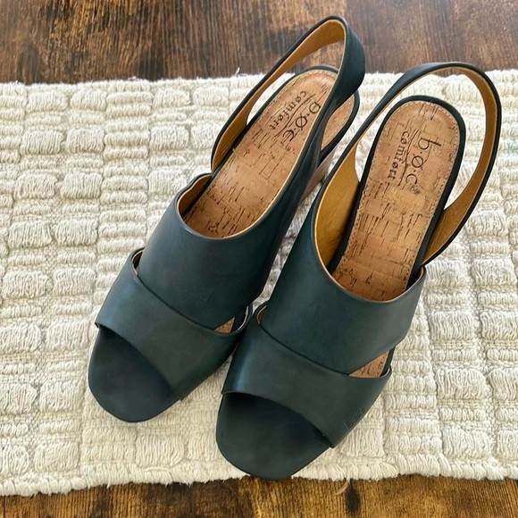 Boc Amilia blue block heel square toe sandals 10 1