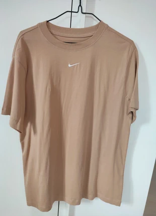 T shirt NIKE loose fit, marke: Nike, zustand: Neu, größe: XS / 34 / 6, 15,00 €, 16,45 € inklusive Vinted-Käuferschutz