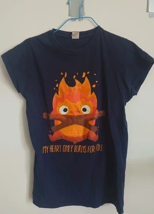 T-shirt Calcifer, marque: Gildan, état: Très bon état, taille: S / 36 / 8, 5,00 €, 5,95 € Protection acheteurs incluse