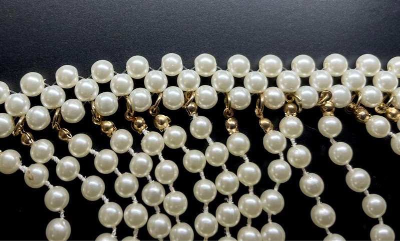 Stunning faux pearl necklace 3