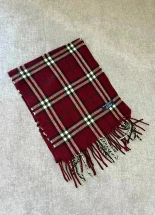 Écharpe Burberry bordeaux, marke: Burberry, zustand: Sehr gut, 45,00 €, 47,95 € beinhaltet Vinted-Käuferschutz Pro