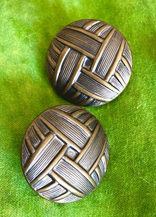 Lot de 4 Jolis boutons en métal ,originaux avec leur tressage., état: Très bon état, 5,00 €, 5,95 € Protection acheteurs incluse