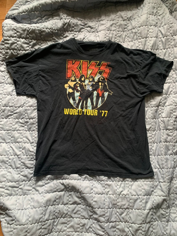 Vintage ‘Kiss’ Retro Shirt Condition Is Like New 1