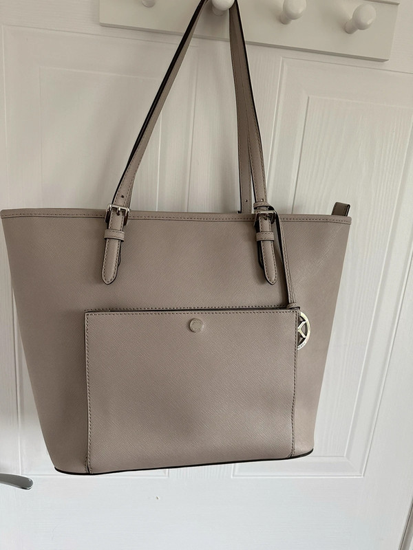 Michael Kors Tote Bag saffiano leather in light grey Vinted