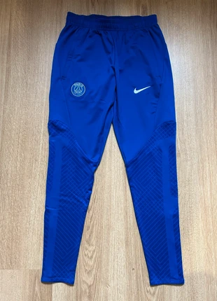 Jogging entraînement du psg 2022/2023 bleu taille S, marque: Nike, état: Très bon état, taille: S, 16,00 €, 17,50 € Protection acheteurs incluse