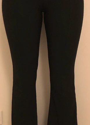 Pantalon pattes d’éléphant , marque: Pull & Bear, état: Très bon état, taille: S / 36 / 8, 6,00 €, 7,00 € Protection acheteurs incluse